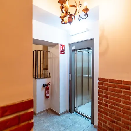 Unik Vacation Dames I Vells Apartment Tarragona